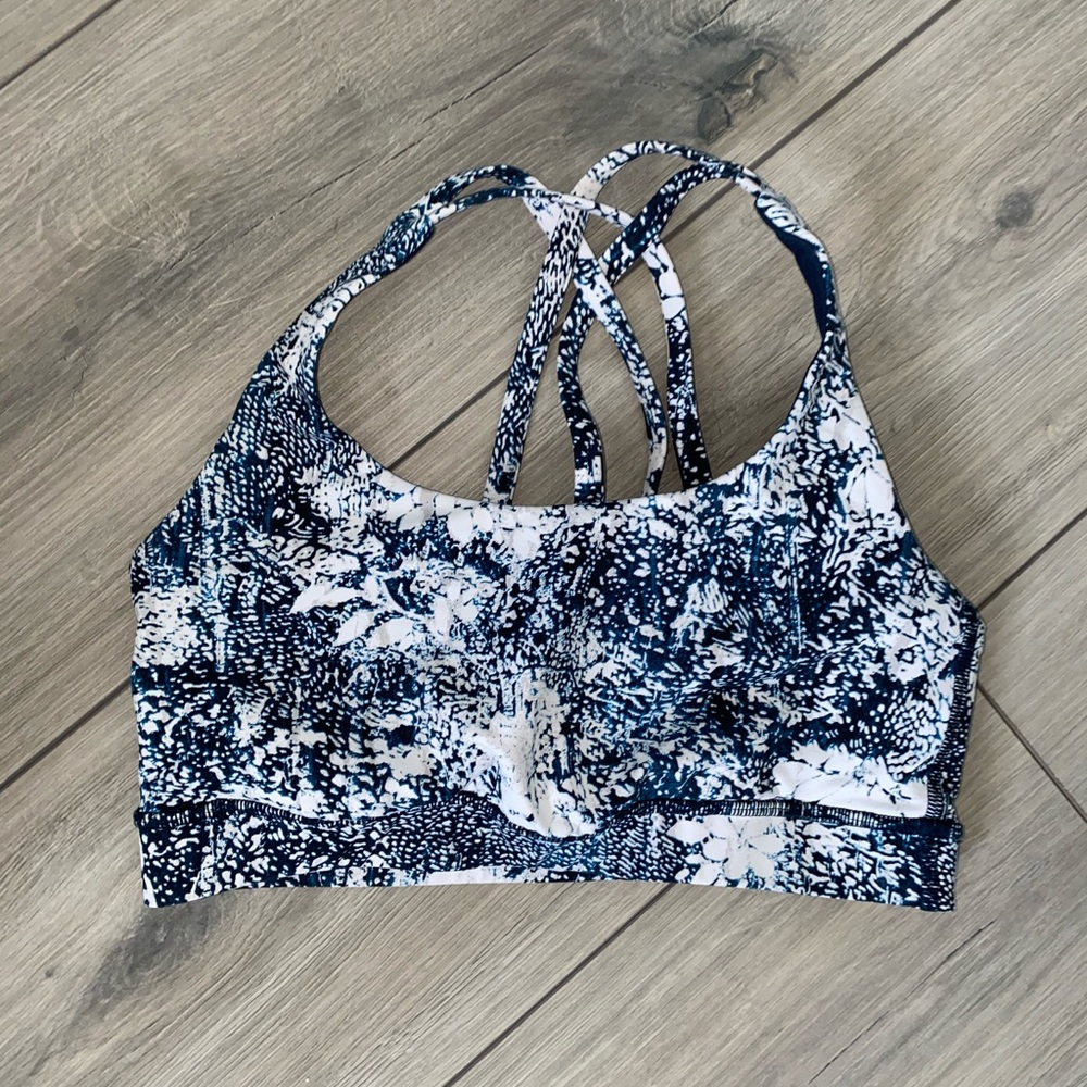 Lululemon sports bra